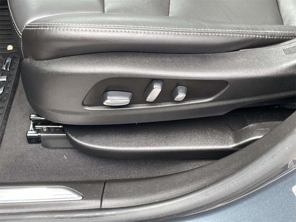 used 2020 Cadillac XT5 car, priced at $21,696