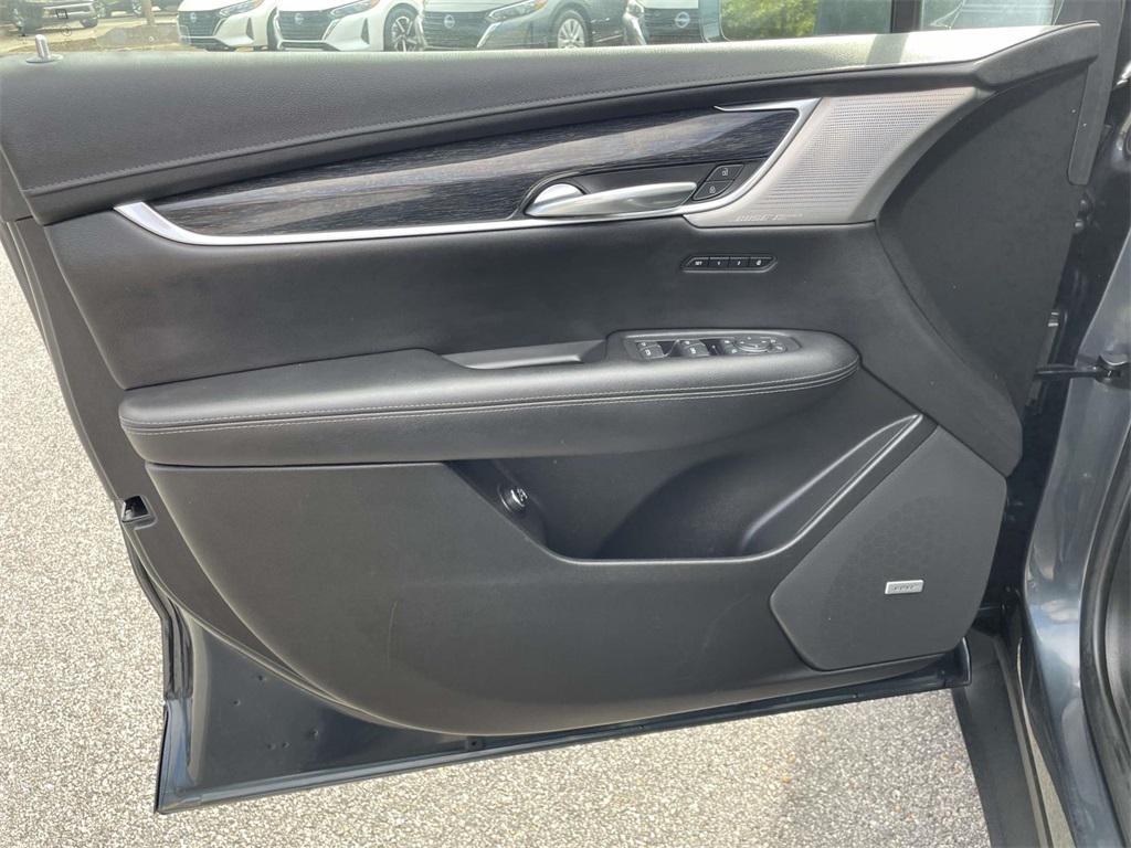 used 2020 Cadillac XT5 car, priced at $21,696