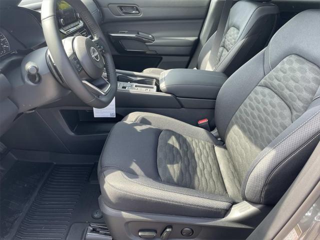 new 2025 Nissan Pathfinder car, priced at $36,275