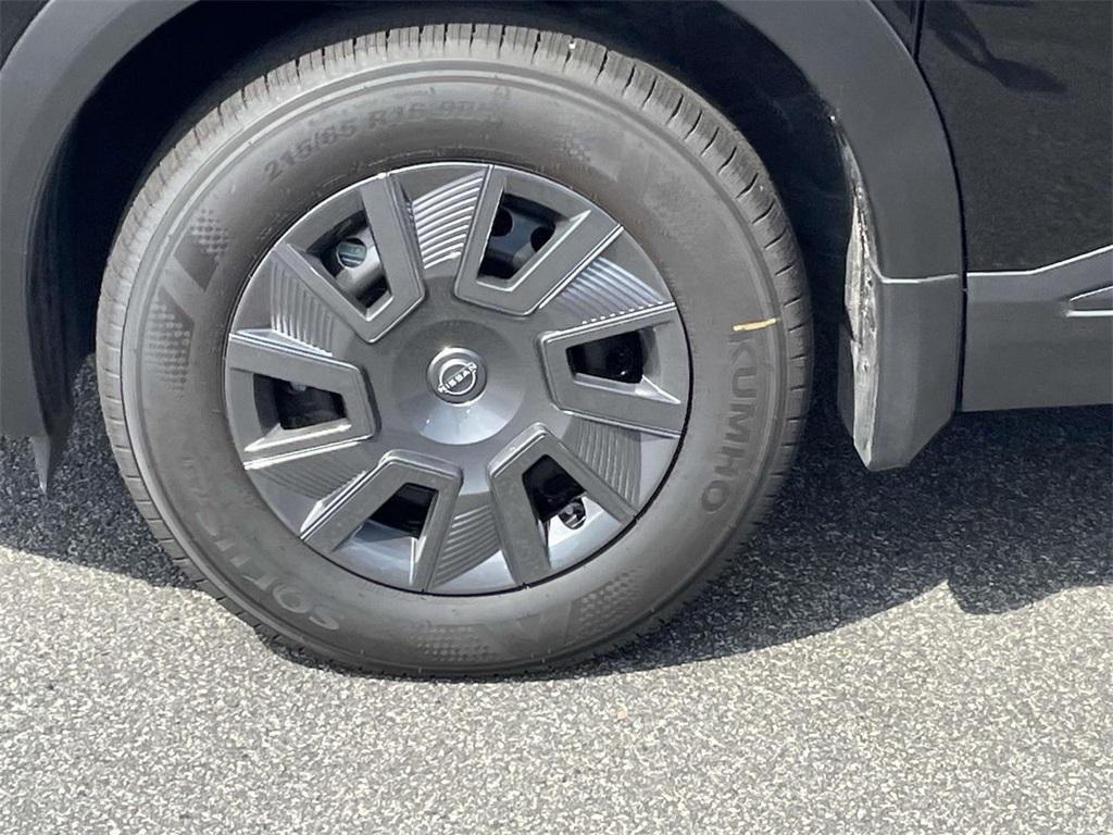 new 2025 Nissan Kicks car, priced at $22,188