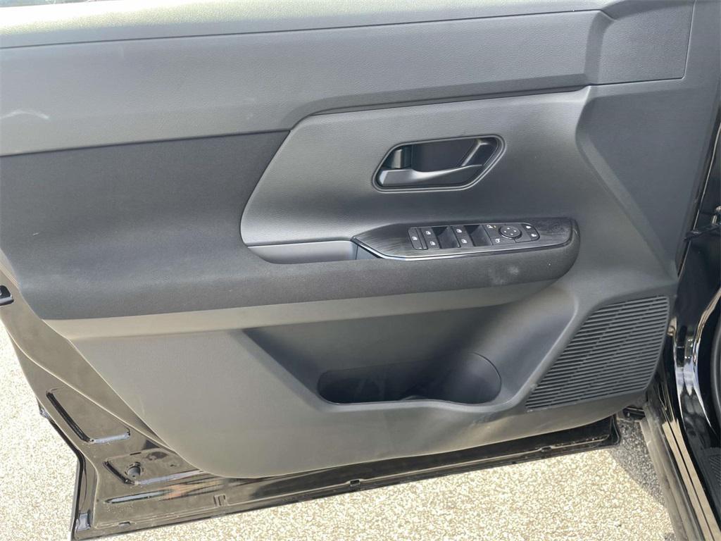 new 2025 Nissan Kicks car, priced at $22,188