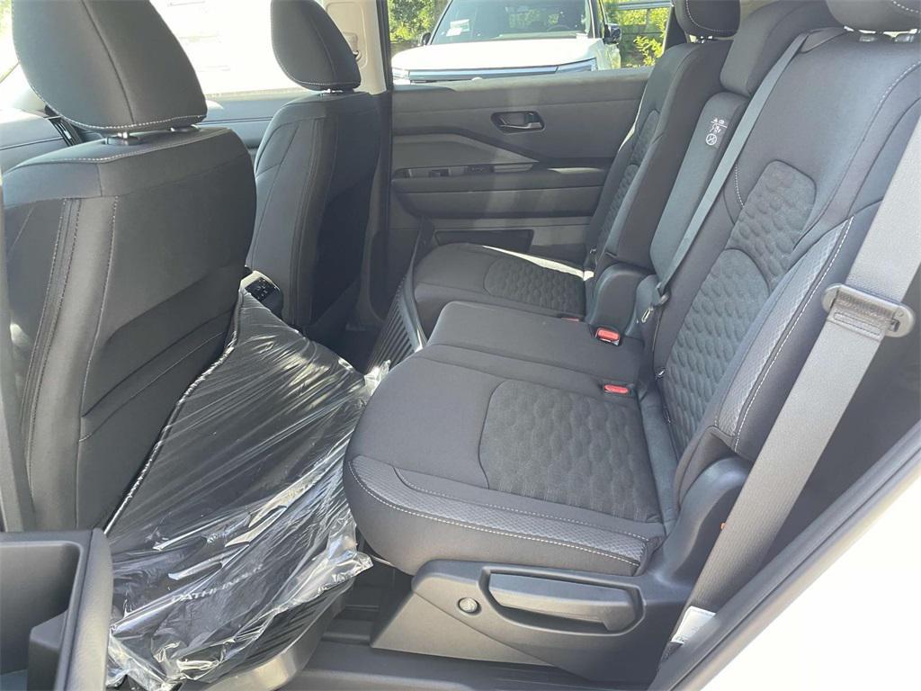 new 2025 Nissan Pathfinder car, priced at $39,107