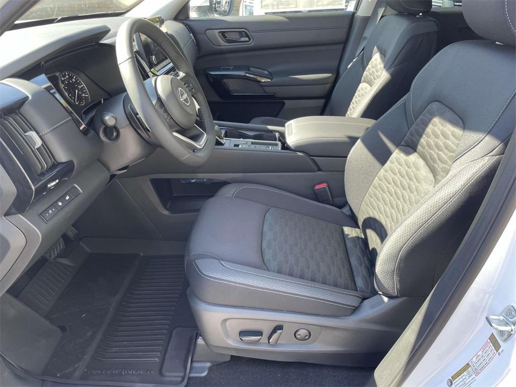 new 2025 Nissan Pathfinder car, priced at $39,107
