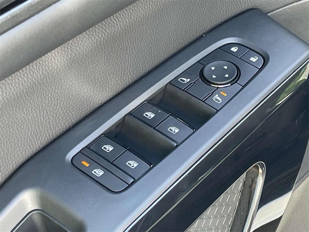 new 2025 Nissan Pathfinder car, priced at $39,107