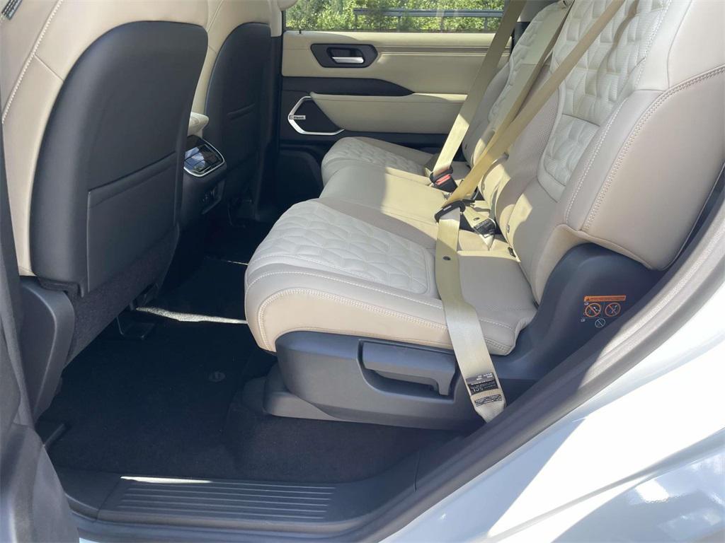 new 2025 Nissan Armada car, priced at $75,560