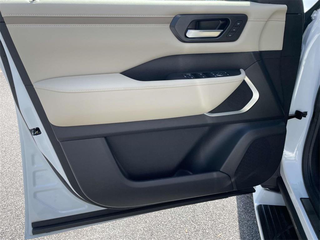 new 2025 Nissan Armada car, priced at $75,560