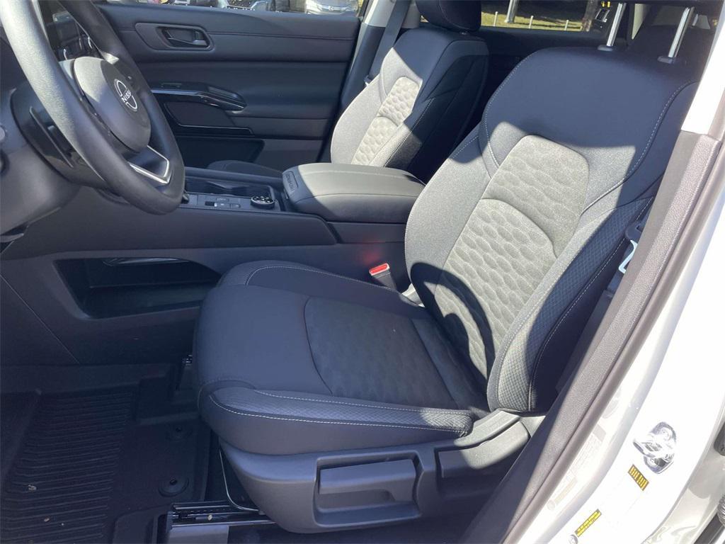 new 2025 Nissan Pathfinder car, priced at $31,660