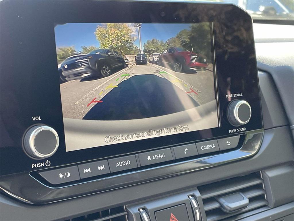 new 2025 Nissan Pathfinder car, priced at $31,660