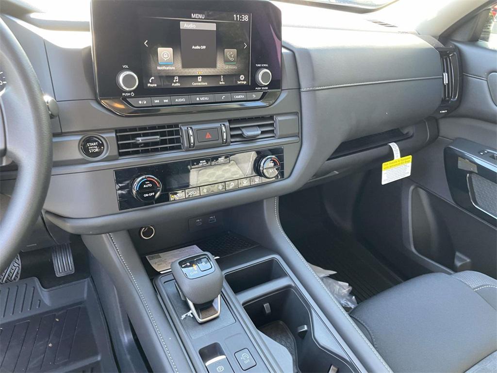 new 2025 Nissan Pathfinder car, priced at $31,660