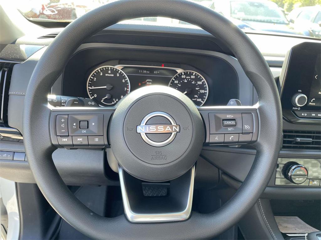 new 2025 Nissan Pathfinder car, priced at $31,660