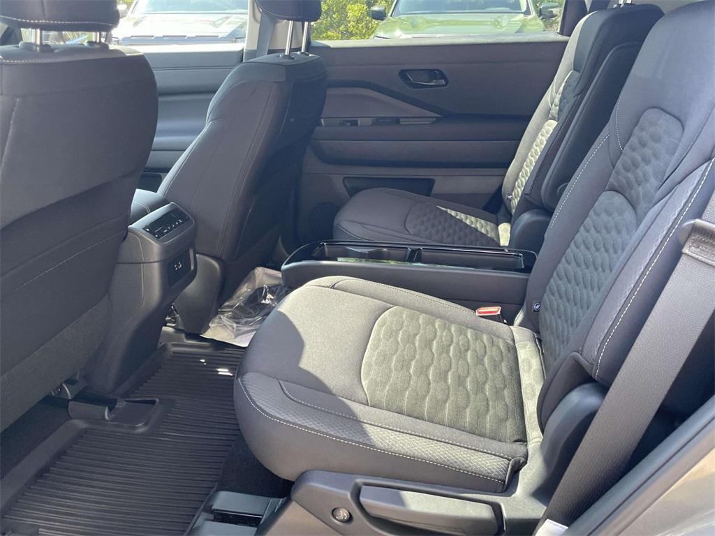 new 2025 Nissan Pathfinder car, priced at $34,757