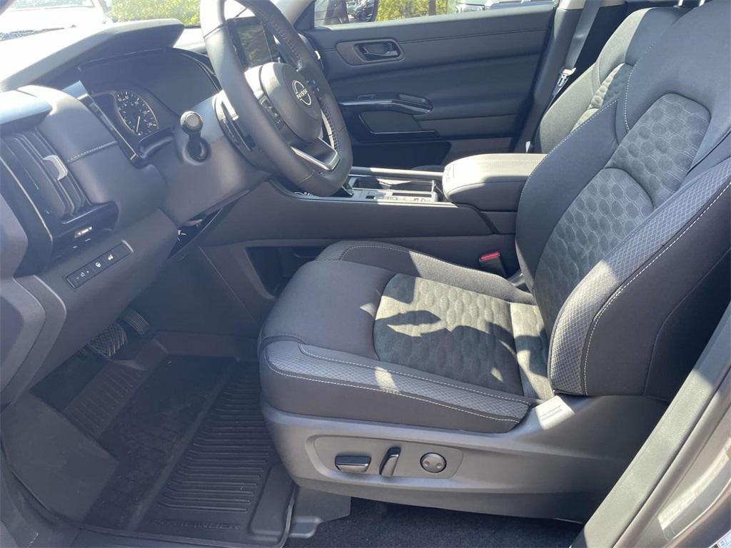 new 2025 Nissan Pathfinder car, priced at $34,757