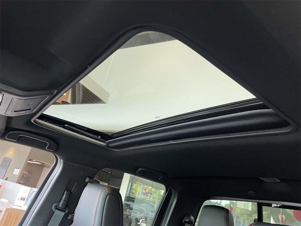 new 2025 Nissan Frontier car, priced at $39,724