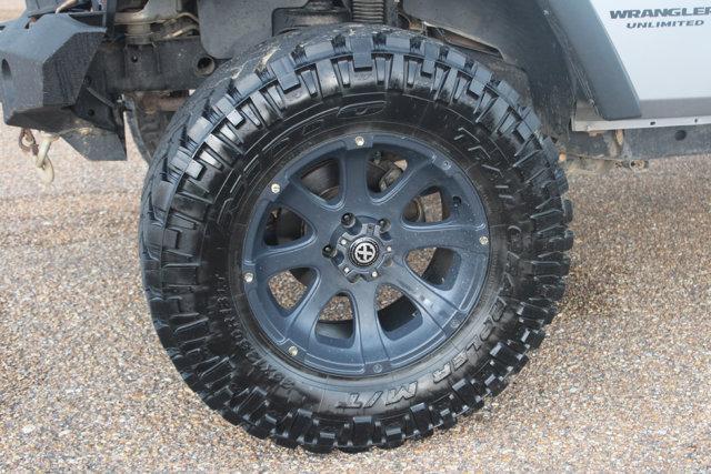 used 2015 Jeep Wrangler Unlimited car, priced at $18,280