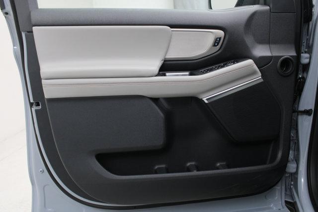 new 2025 Ford Expedition car, priced at $70,340