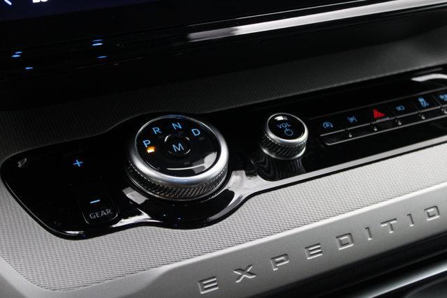 new 2025 Ford Expedition car, priced at $70,340