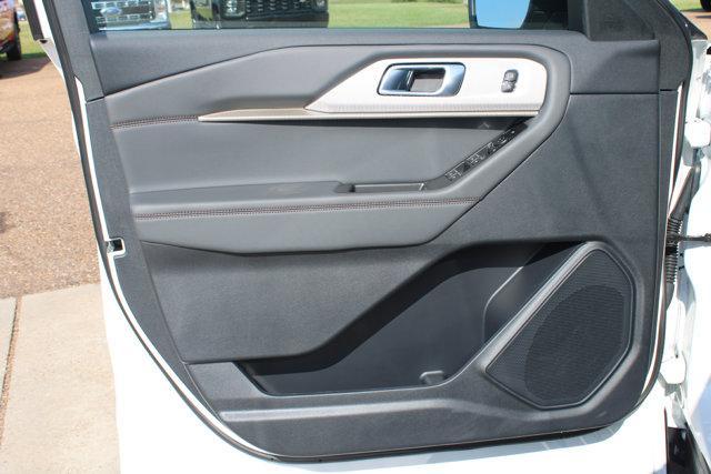 new 2025 Ford Explorer car, priced at $46,460
