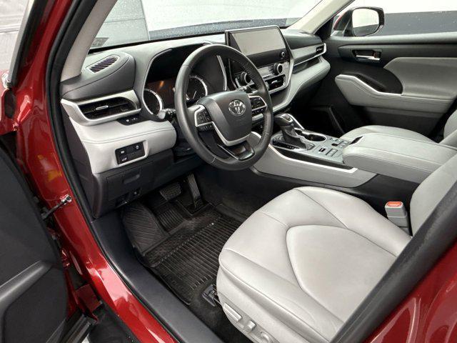 used 2024 Toyota Highlander car, priced at $41,487