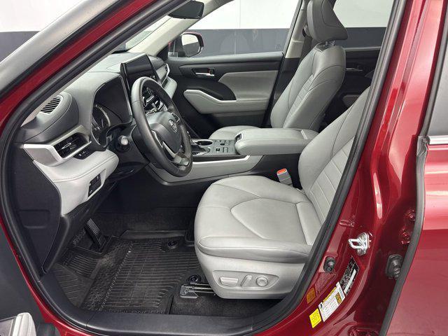 used 2024 Toyota Highlander car, priced at $41,487
