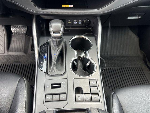 used 2023 Toyota Highlander car, priced at $31,987
