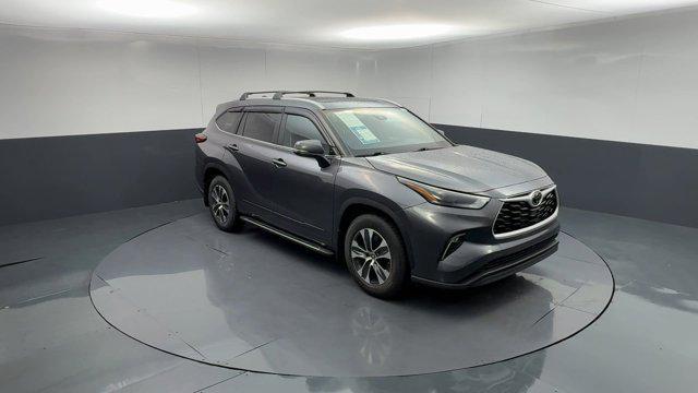 used 2023 Toyota Highlander car, priced at $31,987