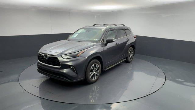 used 2023 Toyota Highlander car, priced at $31,987