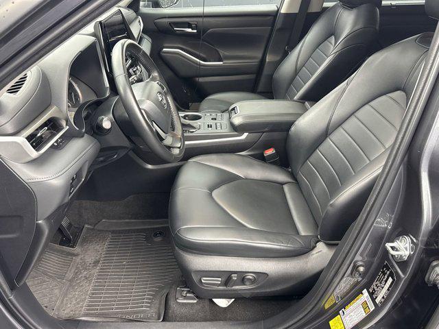 used 2023 Toyota Highlander car, priced at $31,987