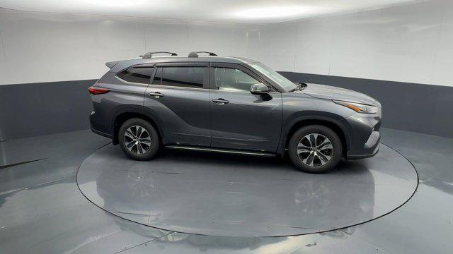 used 2023 Toyota Highlander car, priced at $31,987