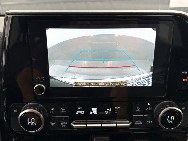 used 2023 Toyota Highlander car, priced at $31,987