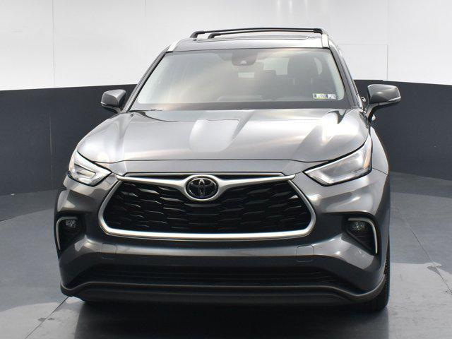 used 2023 Toyota Highlander car, priced at $32,987