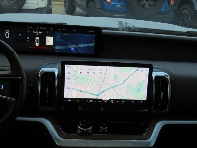 new 2025 Ford Expedition car, priced at $84,846