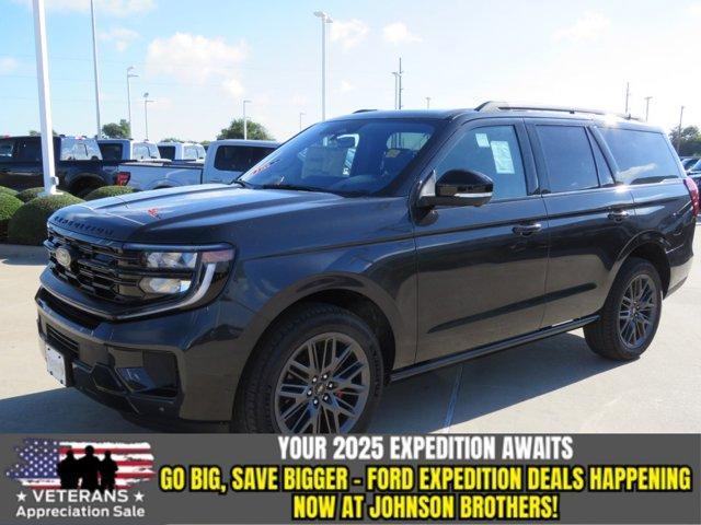 new 2025 Ford Expedition car, priced at $81,394