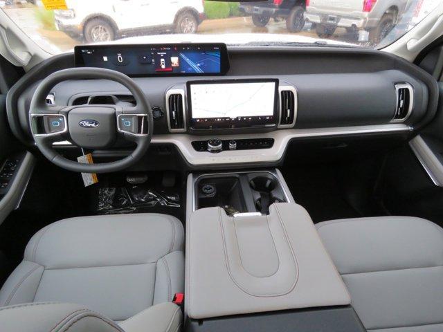 new 2025 Ford Expedition car, priced at $68,002