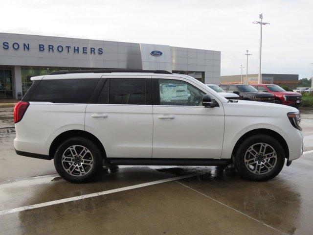 new 2025 Ford Expedition car, priced at $68,002