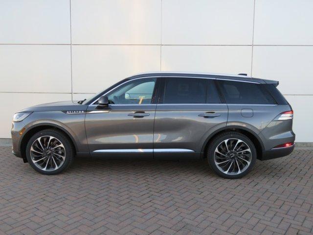 new 2025 Lincoln Aviator car, priced at $70,918