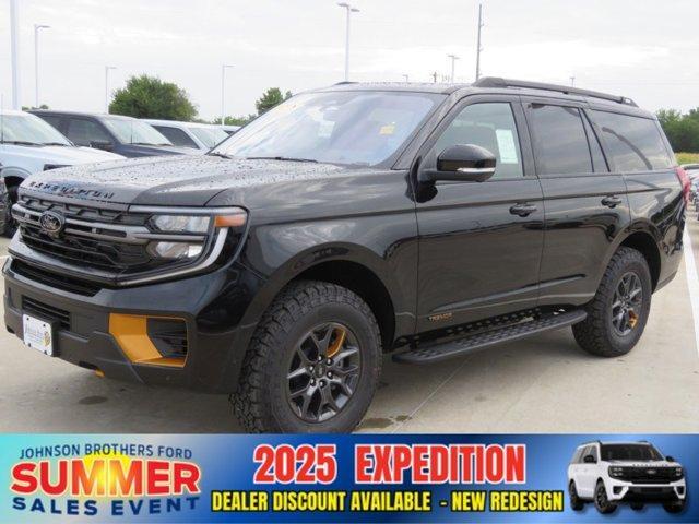 new 2025 Ford Expedition car, priced at $81,374