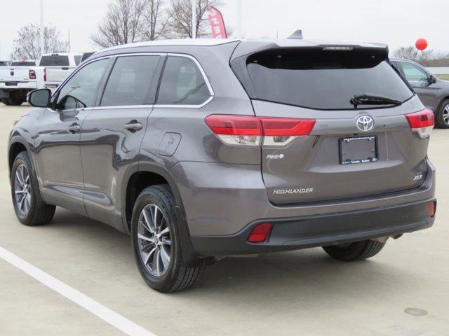 used 2019 Toyota Highlander car, priced at $21,870