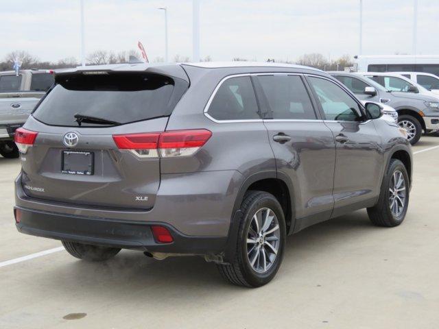 used 2019 Toyota Highlander car, priced at $21,870