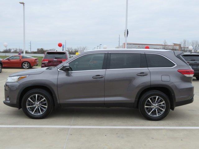 used 2019 Toyota Highlander car, priced at $21,870