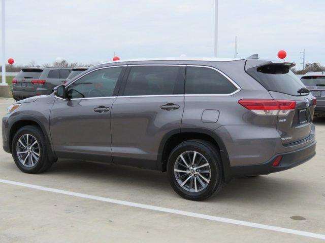 used 2019 Toyota Highlander car, priced at $21,870