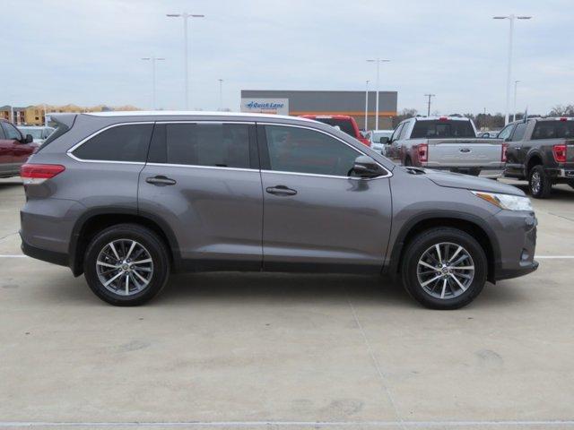 used 2019 Toyota Highlander car, priced at $21,870