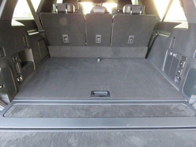 new 2025 Lincoln Navigator L car