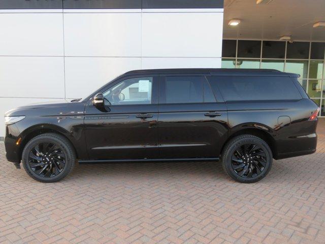 new 2025 Lincoln Navigator L car