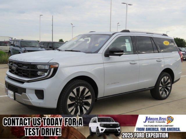 new 2025 Ford Expedition car, priced at $79,235