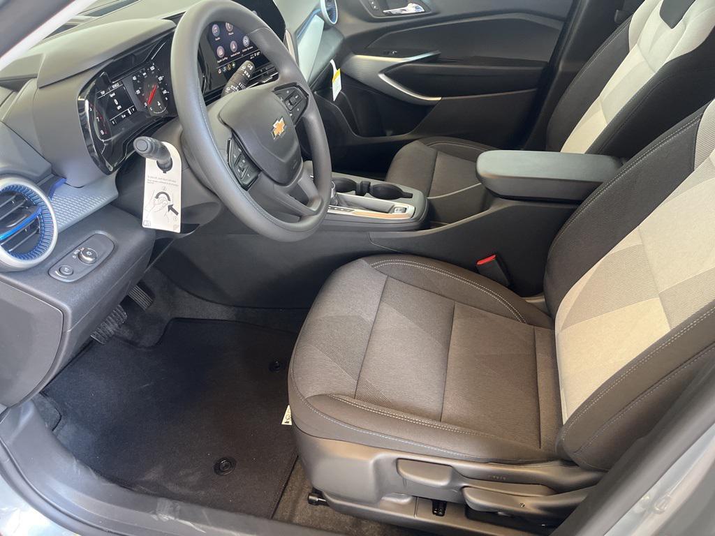 new 2025 Chevrolet Trax car, priced at $22,190