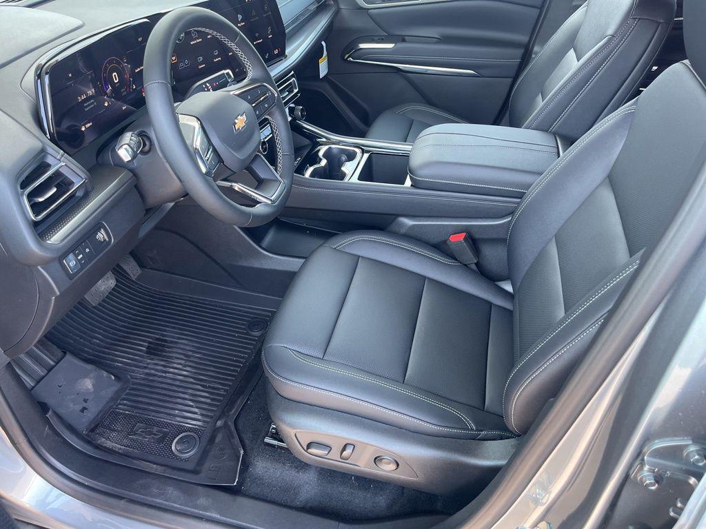 new 2026 Chevrolet Traverse car, priced at $45,345
