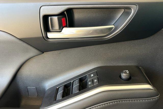 new 2025 Toyota Highlander car, priced at $51,738