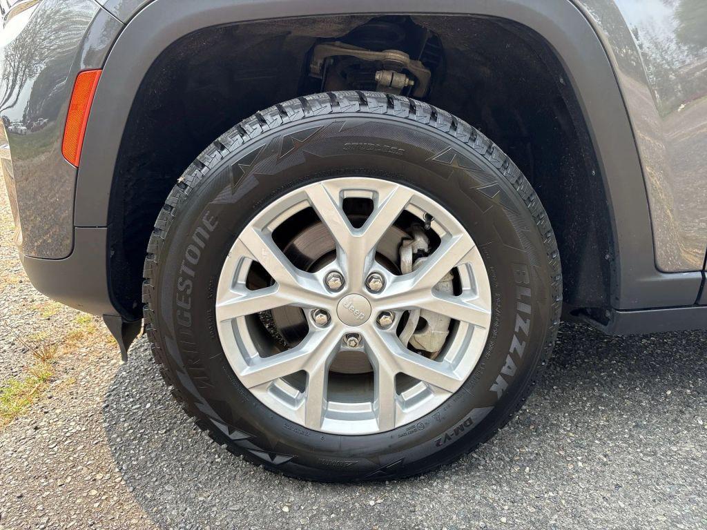 used 2023 Jeep Grand Cherokee car, priced at $34,988