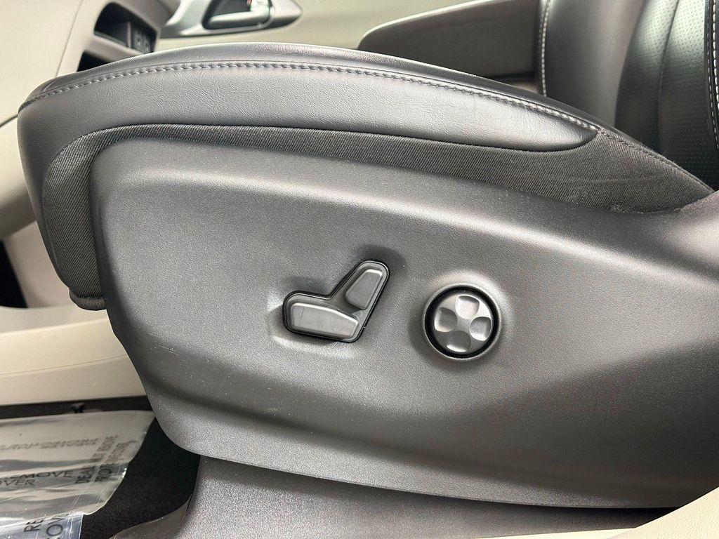 used 2023 Chrysler Pacifica Hybrid car, priced at $30,980