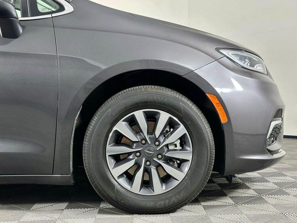 used 2023 Chrysler Pacifica Hybrid car, priced at $30,980